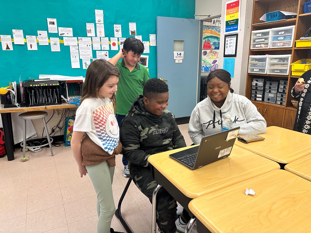 Ethical Culture Fieldston School Fieldston Lower Family Visiting Day is Back at Fieldston Lower .jpg00006